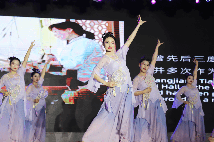 01956A187722F392E4171B973A8_B12C1F63_31409