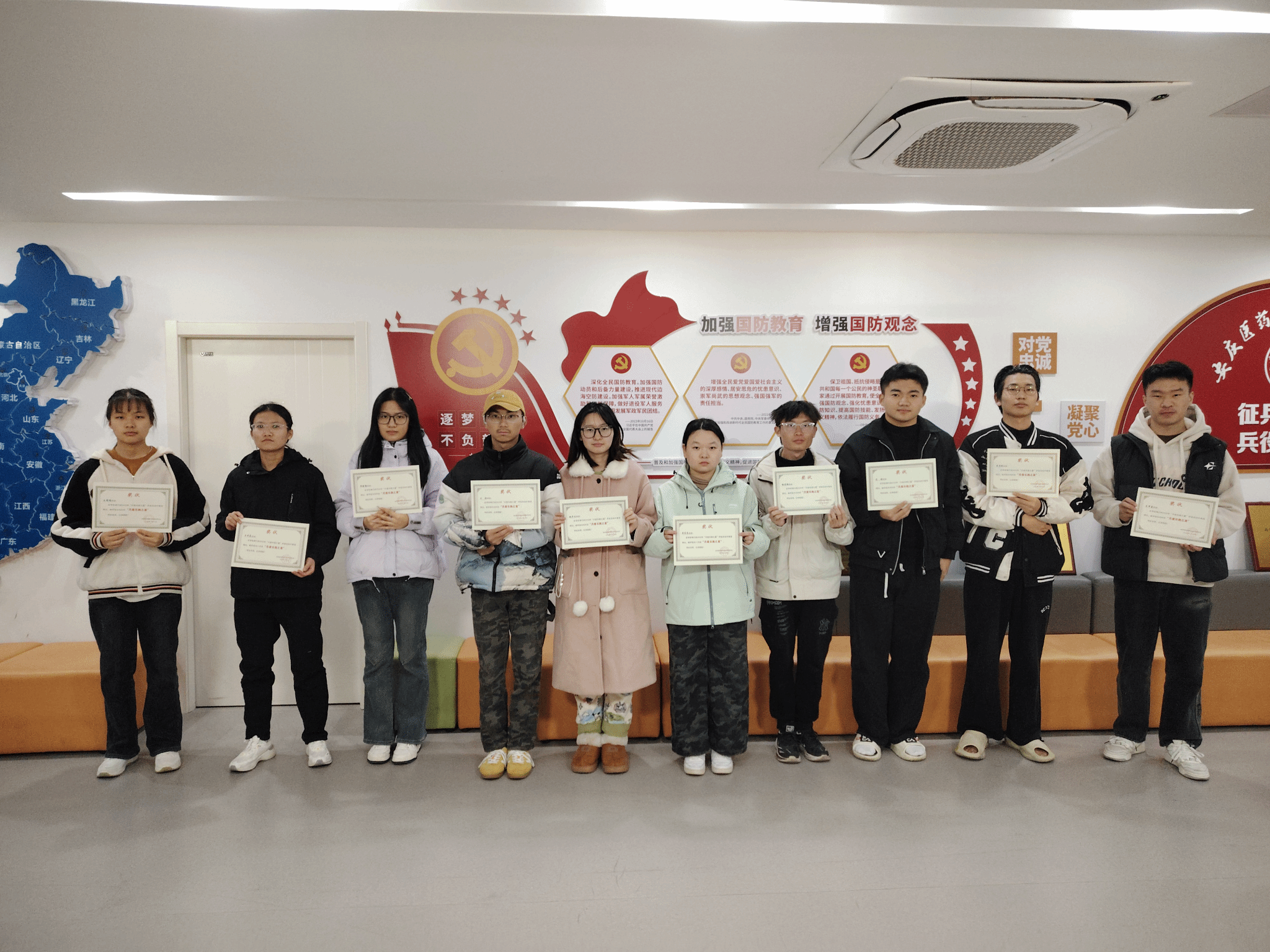 8D354020F3E1B8A16B901688F98_ECAB68FA_15146E