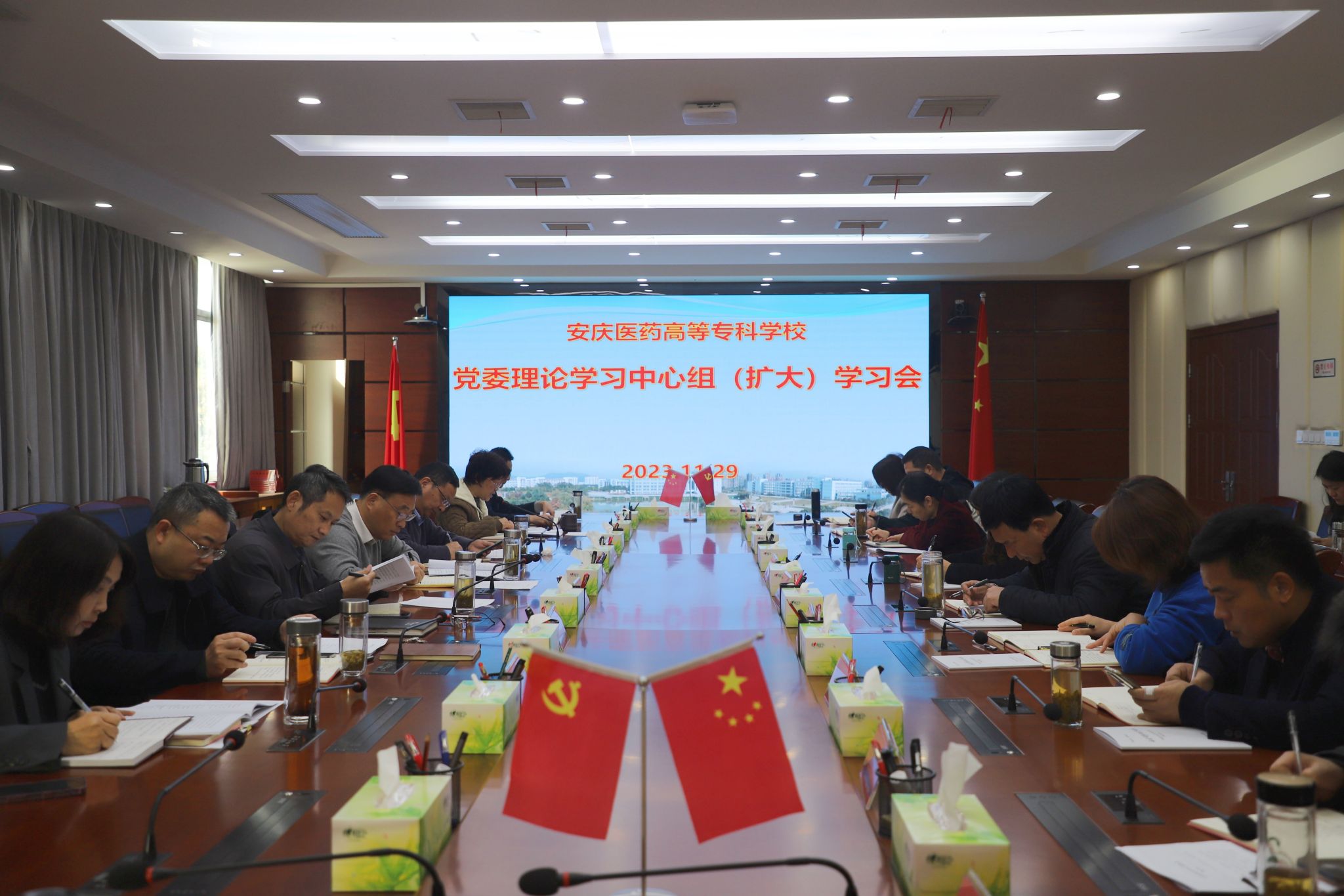 F50DF34067DB6DF14D28A302213_B5FF1260_44955