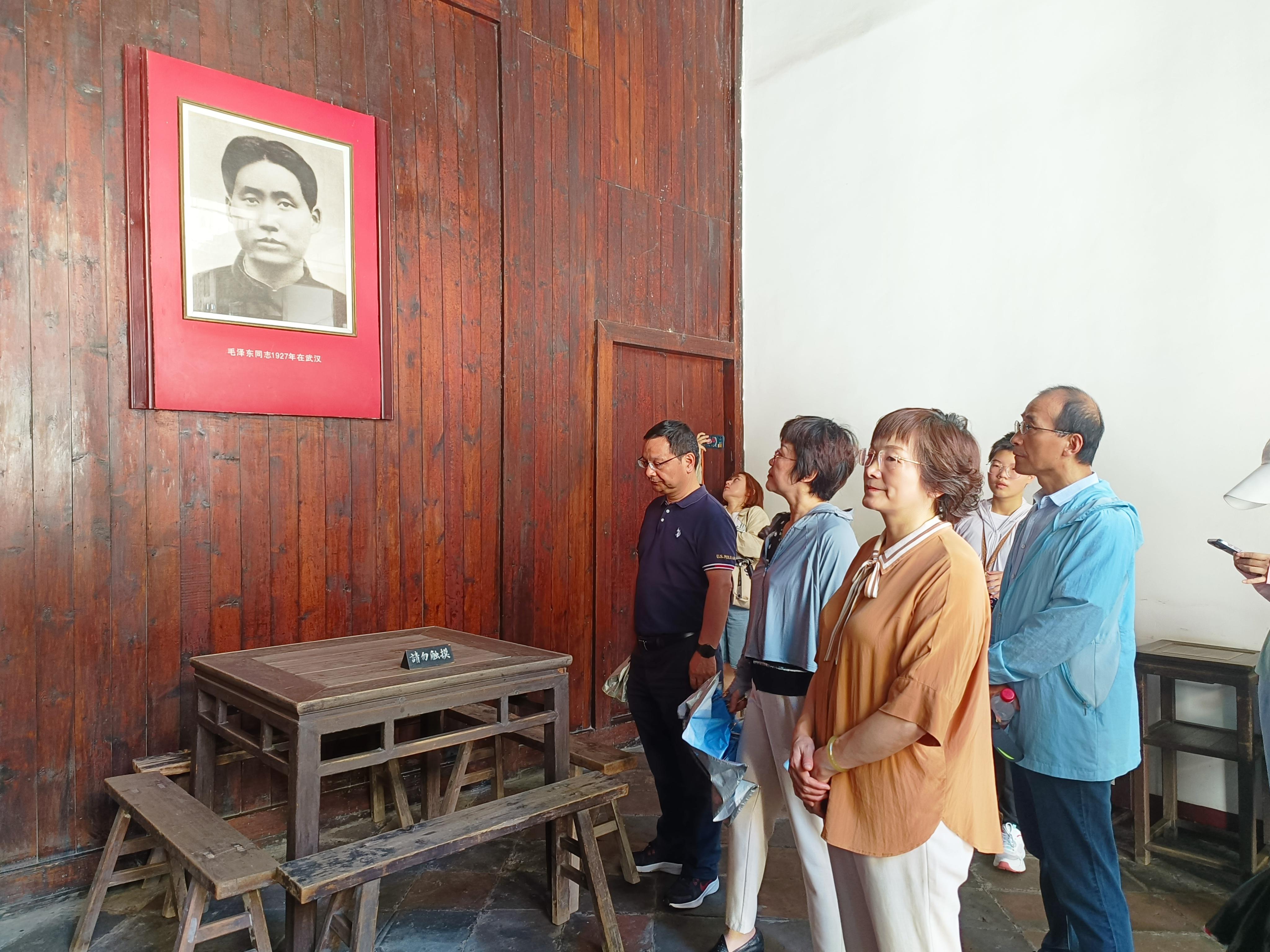 0DDC317AF3BE5E46F0FD4EC2ACD_F5D74900_111C92