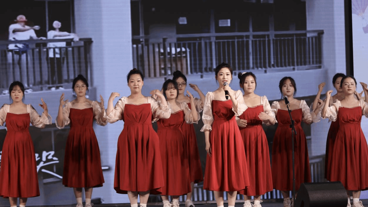 A0CCECFF16AF197CEC79F4BDF18_B9382A2B_63950