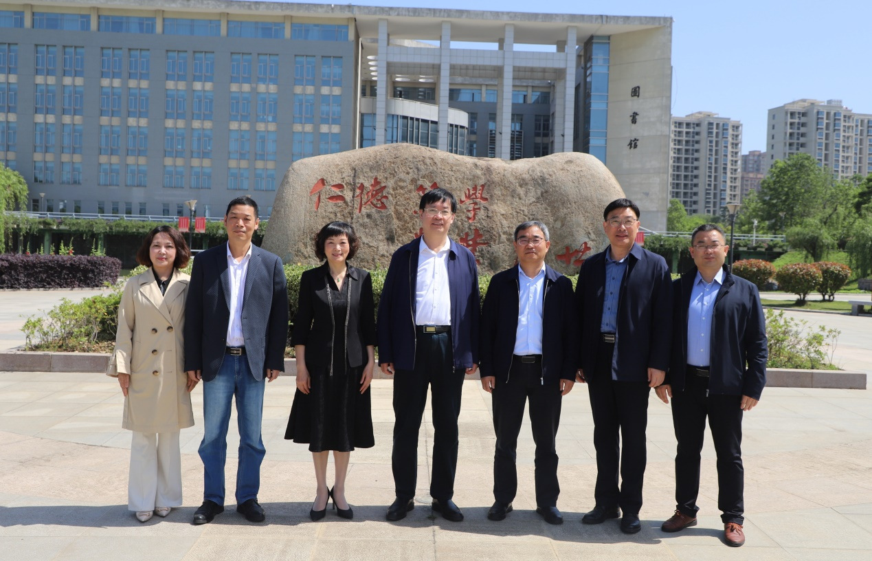 60023AF8B4C639F7F7EC52BF7AD_90AD9E9A_200398