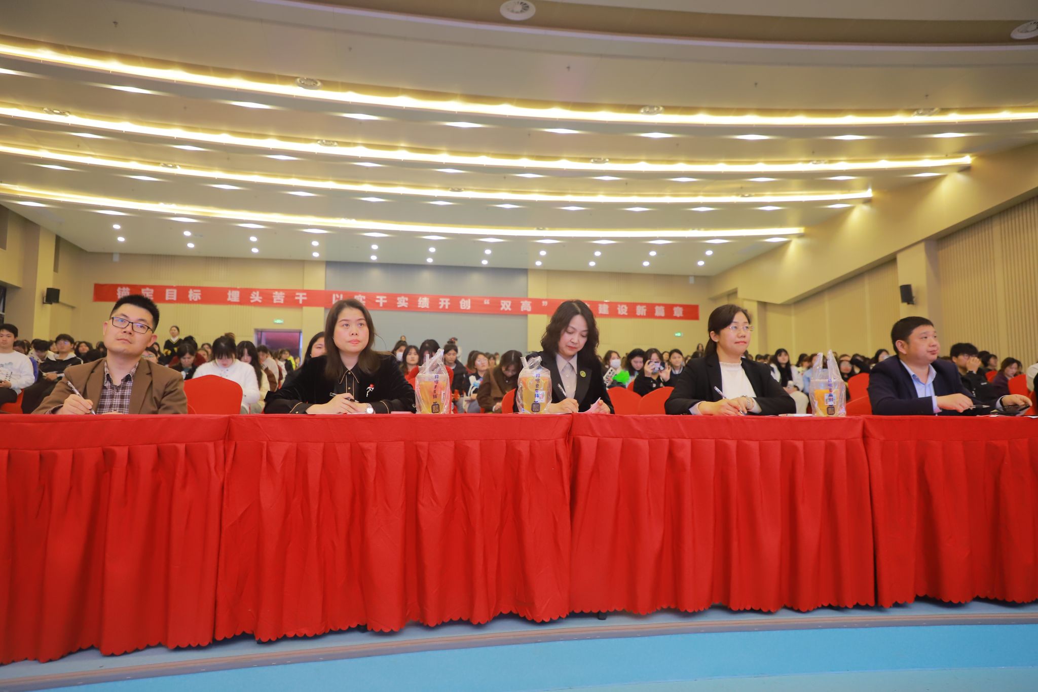 04DE18E131DDBE982C969E007CC_FC4D1C3C_3D664